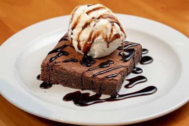 Brownie de Chocolate con Helado